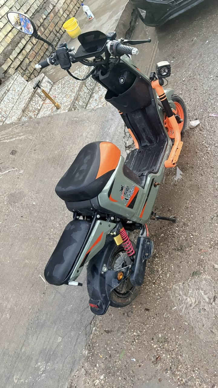 دراجه شحن X900 2025 دراجه نضيفه بطاريات(5) كبار ما تعبانات +الشاشه عطلانه 📍📌 + بيها نقوصات اني ما شادهن 📌📌 سويج وبصمه 
مكاني بغداد العبيدي الرئاسه شارع 20
سعر ٣٠٠ وبيها مجالللللل 📍للشراي 

استفسار خاص او واتساب 
رقم***********
