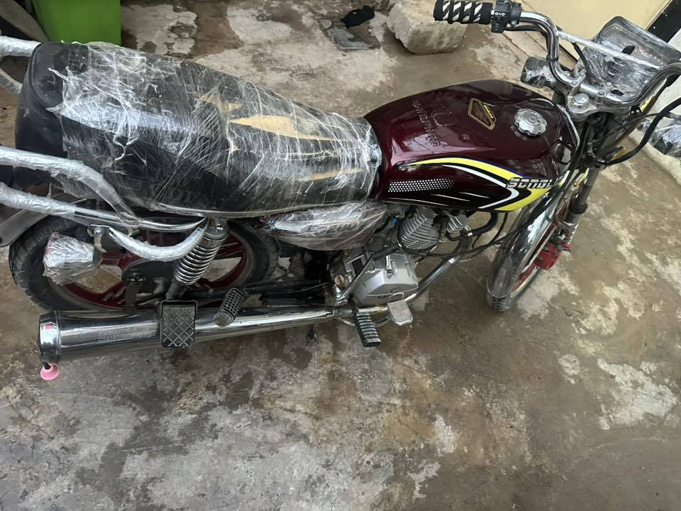 السلام عليكم دراجه سيفان موديل 23 نكره سلف هندر كهربائيات كلها كامله بس ناقصها بلك تايرات ويل كب جديد رقمي ***********متواجد واتساب مكاني بعقوبه
