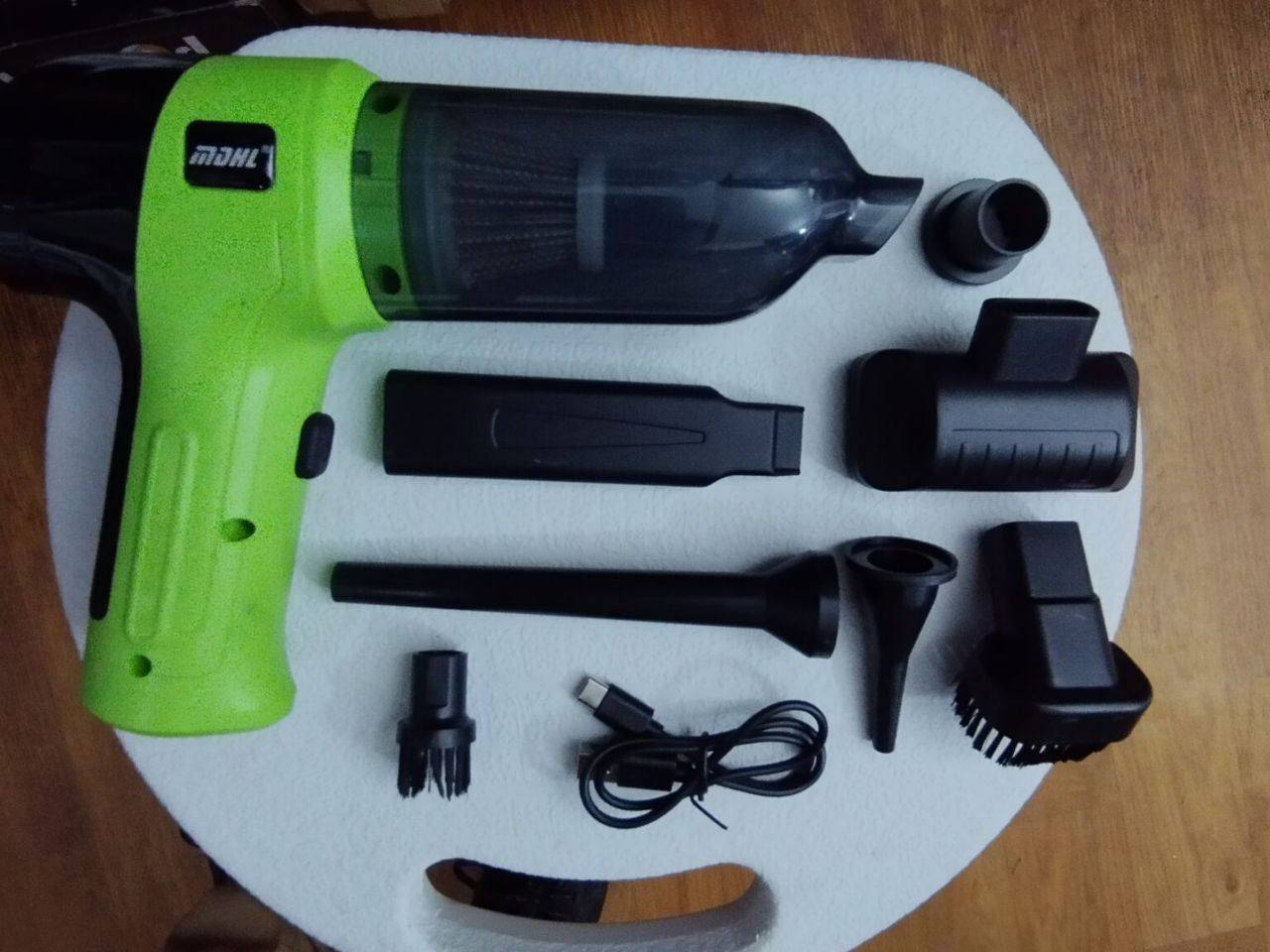 مكنسة كهربائية محمولة للسيارة والمنزل من ماركة MDHL، طراز MD-12. 
قوة الشفط: 9000 باسكال.
الطاقة: 120 واط.
البطارية: سعة 3800 مللي أمبير، توفر حوالي 30 دقيقة من وقت التشغيل.
المميزات: تتميز بمستوى ضجيج منخفض وفلتر قابل للغسل.


**إذا كنت صاحب هذا الإعلان وتريد حذفه لأي سبب، رجاءا أرسل رسالة إلى الدعم الفني**