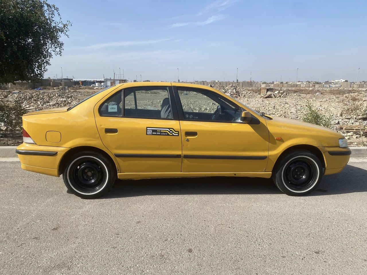 السلام عليكم سمند للبيع (2011) مكفولة من الضربة بنيد مبدل شركة گير ومكينة خير من الله صدر جديد رقم انكليزي مصفرة هيئة وغرامات للتواصل *********** السعر 36 وبيهة مجال بسيط
