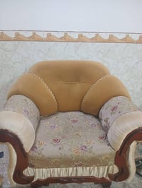 اغراض للبيع • كنب • مراسل خاص