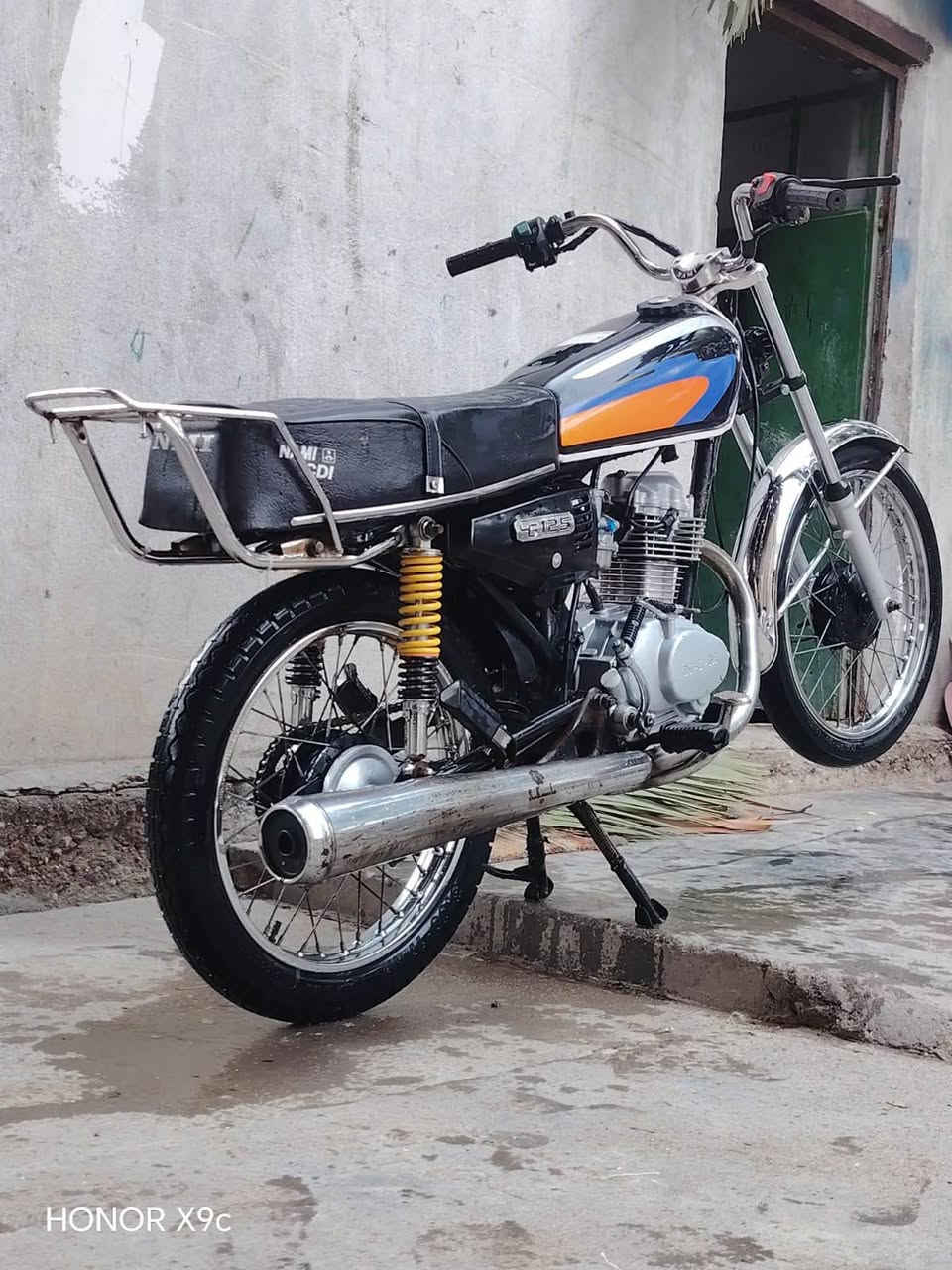 السلام عليكم درجة نامه نضيفه كهربايات  شغاله ادوات العنوان القرنه السعر 400
***********
