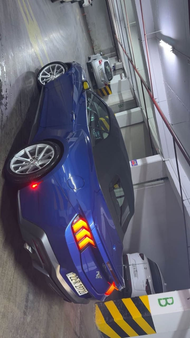 Ford mustang 2024 

للبيع فقط— فورد مستانج 2024 EcoBoost 
فول فول مواصفات لون ممیز 
 صقف مفتوح -متحرک ( convertible )
سياره باسمي شرط تحويل💯
السیارة فقط واحد قطعة صبغ بدون شاصی و دواخل ✅ 
29 مایل ماشي مثل زیرو
المواصفات:
 • الموديل: 2024
 • الفئة: EcoBoost فول فول
 • المحرك: 4 سلندر تيربو 2.3 لتر
 • القوة: حوالي 315 حصان 🐎
 • نوع الجسم:convertible(سقف مفتوح)
 • عدد المقاعد: 4
 • القير: أوتوماتيك 10 سرعات
 • أنظمة قيادة: Normal / Sport / Track / Snow
 • شاشة لمس كبيرة مع Apple CarPlay وAndroid Auto
 • كاميرا خلفية وحساسات
 • المقاعد: جلد أمامي تبريد وتدفئة
 • بونیت صبخ فقط - بدون دواخل بدون شاصی 
 • ایرباگات (الستیرن فقط)

 • حالة السيارة: فول فول، ماشية الف كيلو  
سعر 265 ومجال انشاللە

📍 الموقع: أربيل
📞 *********** واتساب أربيل, العراق
