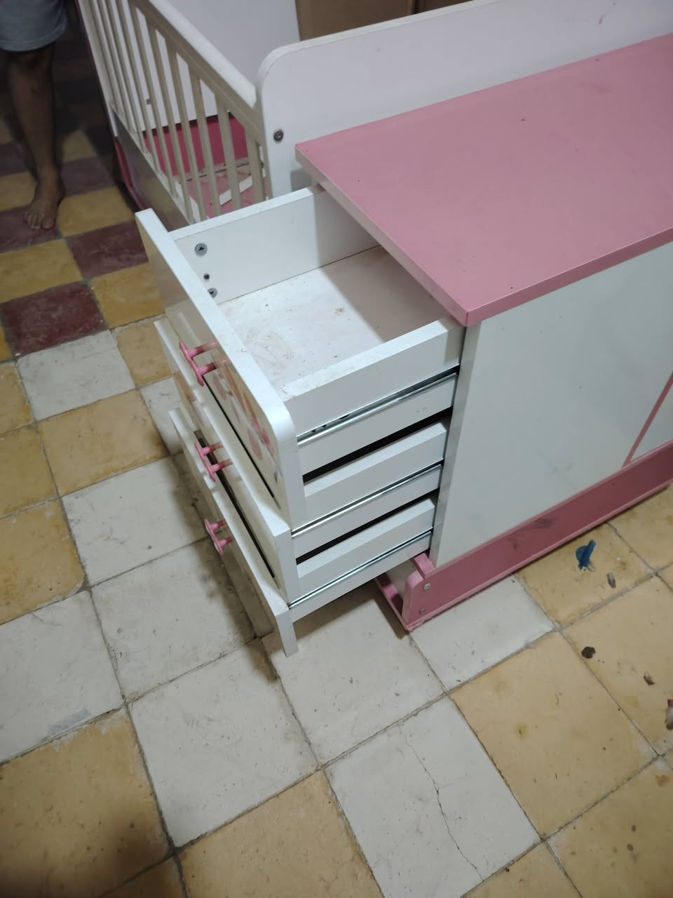 سرير طفل للبيع
سعر ٥٠ آلاف ميسان حي الشهداء
***********
