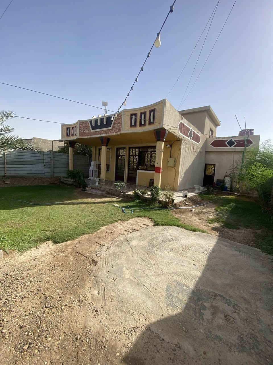 بيت في منطقة العدوانيه المساحه الكليه  ٤٢٠ متر واجه اكثر من ١٣ متر
غرفتين نوم ٥ب ٤
صاله ٥ب٤
مطبخ وحمامات البيت كمل ٢٠١٩
قرب جامع الحميد 

***********
