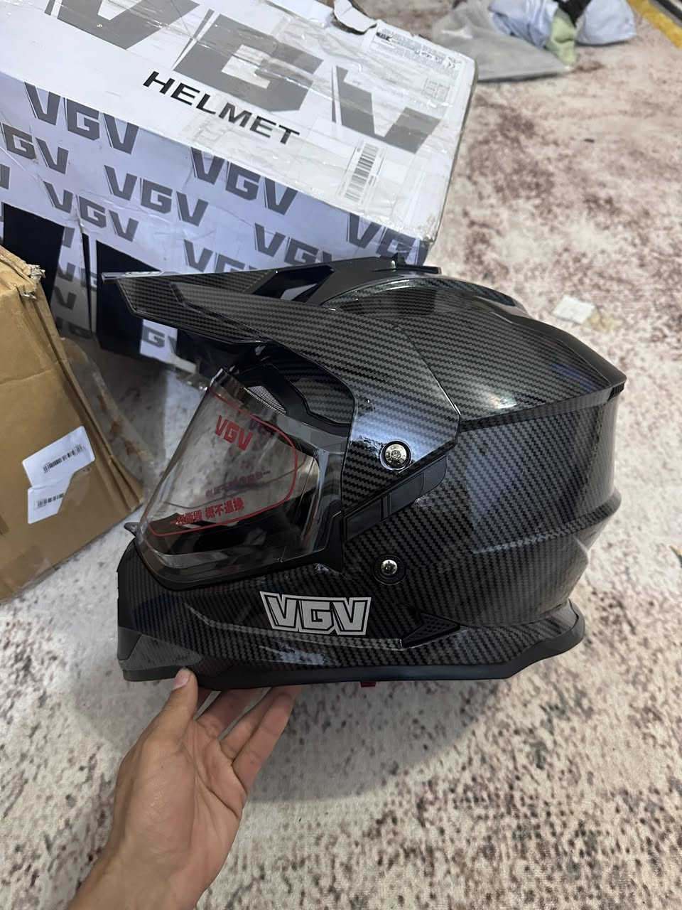 سلام عليكم خوذه VGV غير مستعمله
قياس ميديم M
*********** واتساب 
توصيل جميع المحافظات
