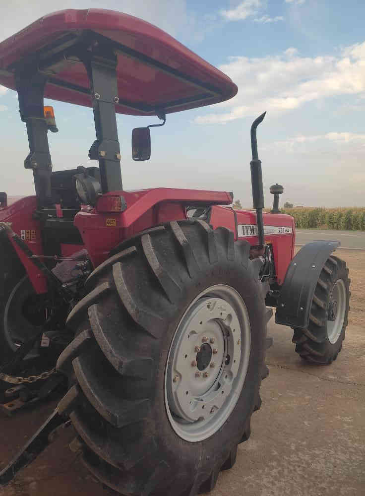 السلام عليكم تركتر ايراني للبيع موديل 2025 رقم سليمانية شرط التحويل گير محرك هودرليك اكسل پاور ستيرن شرط تركتر جديد مشتقل 221 ساعة عنوان كركوك قضاء الحويجة 
(( معرض 🌹 الربيع 🌲)) 
للاتصال *********** كركوك
