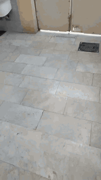 الدار البيع 100متر واجها 5نزال 20بناء جديد كامل مابي اي نقص عنوان سيد خوام مقابل الاورفاي خدمات موجوده شوراع تبليط رقم ***********
