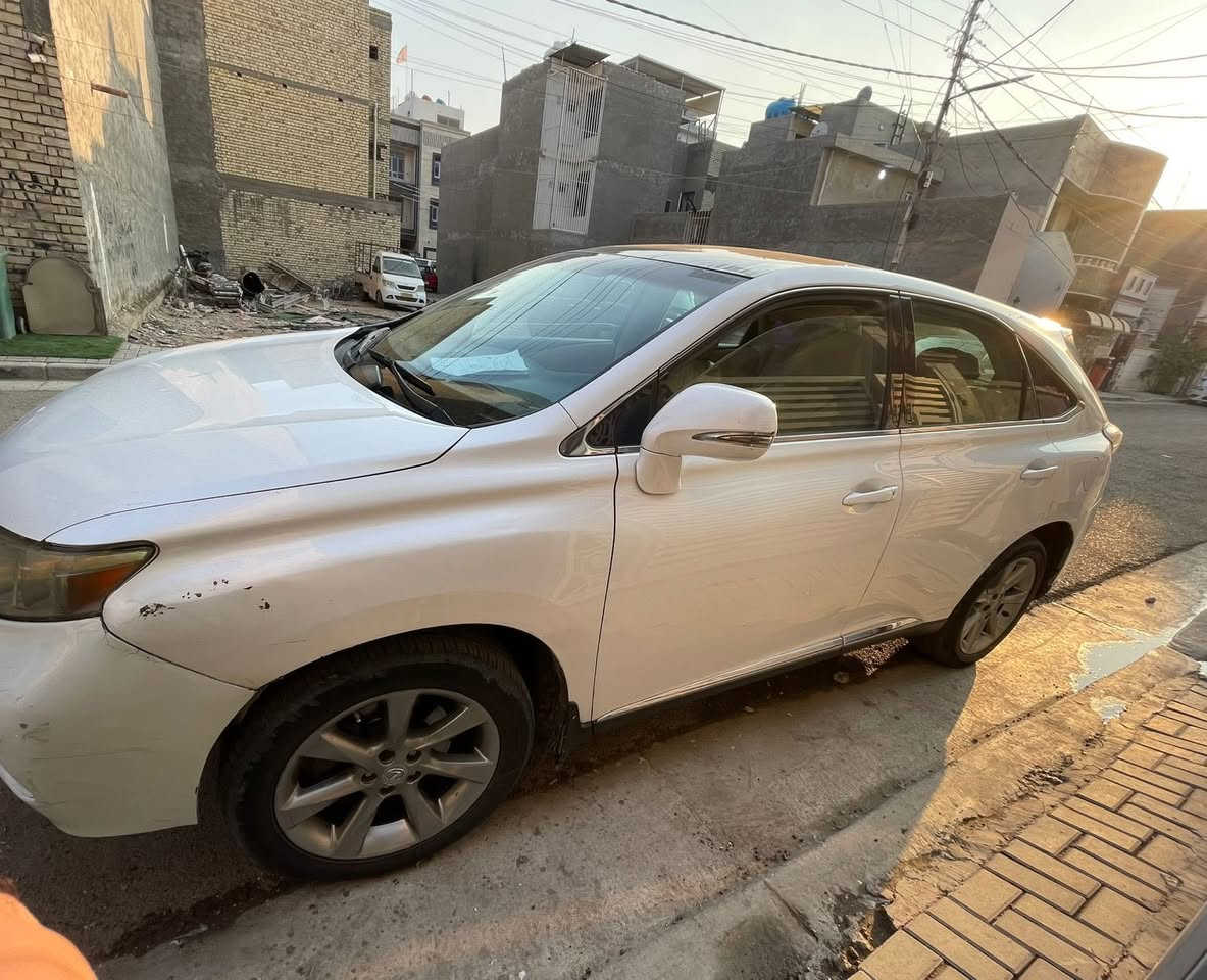 السلام عليكم لكزس RX 350 موديل 2010
فول مواصفات خليجي بيهة بس بارد كير محرك مكفول 
مرفق السونر  
السعر 135 
مكان بغداد الجادرية 
للاتصال ‭***********‬
