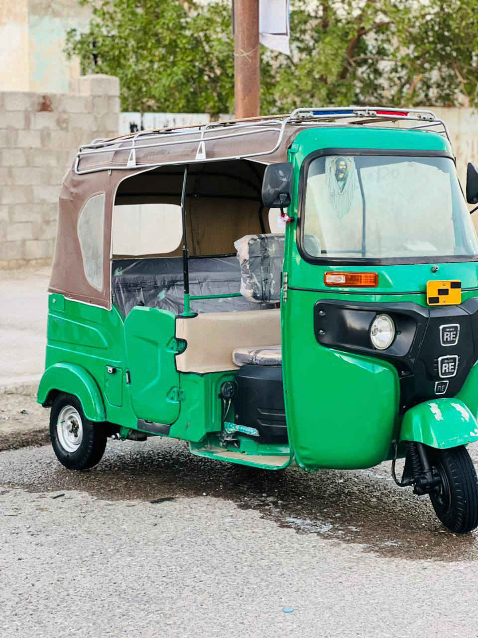 سلام عليكم تكتك 22 شهر 9 رقم وسنوية  رقم ذي قار لوحات انكليزي كفالة عامة بس بارد اربع اصابع بالبك لايت فقط  للأستفسار ***********
