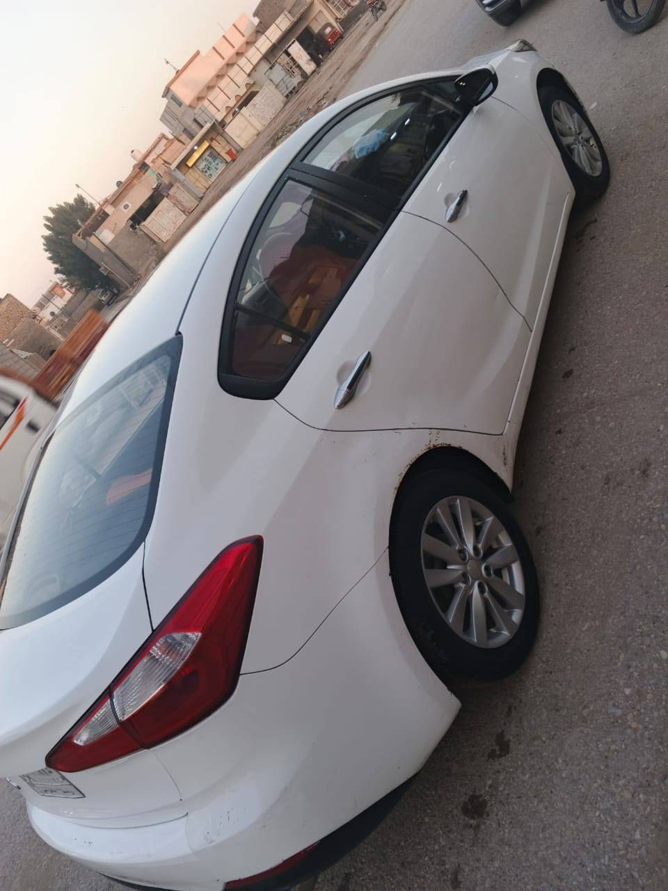 بسم الله 
كيا سيراتو 2015 خليجي 
رقم واسط 
شرط التحويل
تحكم ستيرن 
داخل لونين
تدفئة تبريد بشرط
حداديه جديده  
تخم تاير 
كهربائيات كلها شغالة
تدفئه تبريد مكفول 
مكفولة من الصبغ
بيها بارد جاملغ  بالهلال قليل وبارد جاملغ امامي شبر 
السعر 120 وبيها مجال بسيط
*********** مكان سياره واسط نعمانيه
