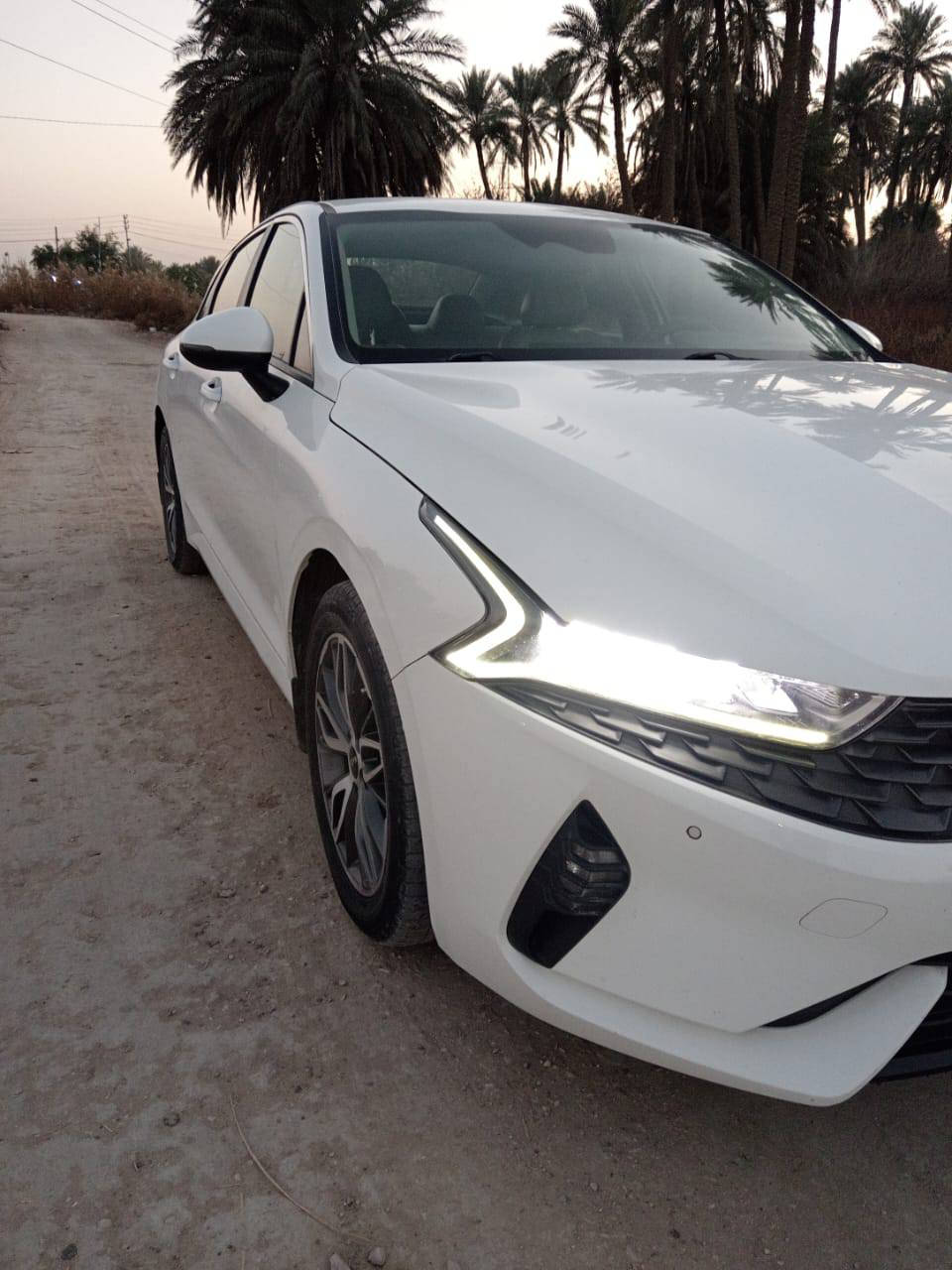 السلام عليكم اخوان عندي كي فايف خليجي فول مواصفات موديل ٢٠٢٢ مكينه مامفتوحه ٢٠٠٠ بلادية السياره مكفوله من الصبغ والتبديل مكان السياره بابل قرب سيطرة الاثار  رقم اربيل دولي السعر ١٩٥ وبيه مجال قليل ترهم مراوس عادي ***********
