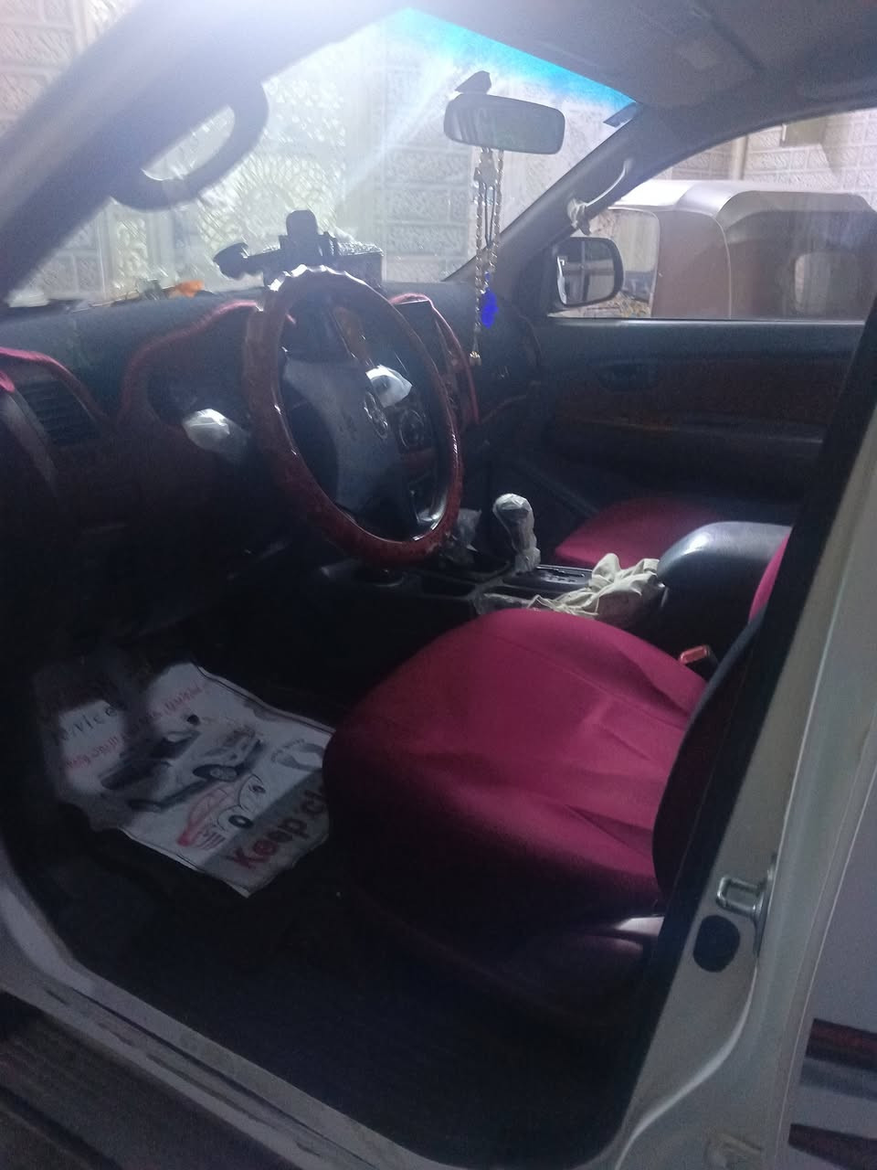 السلام عليكم سيارةهاي لوكس 
 مكفولة.  للبيع              2014 بغداد 
الاستفتار الاتصال
 ***********
