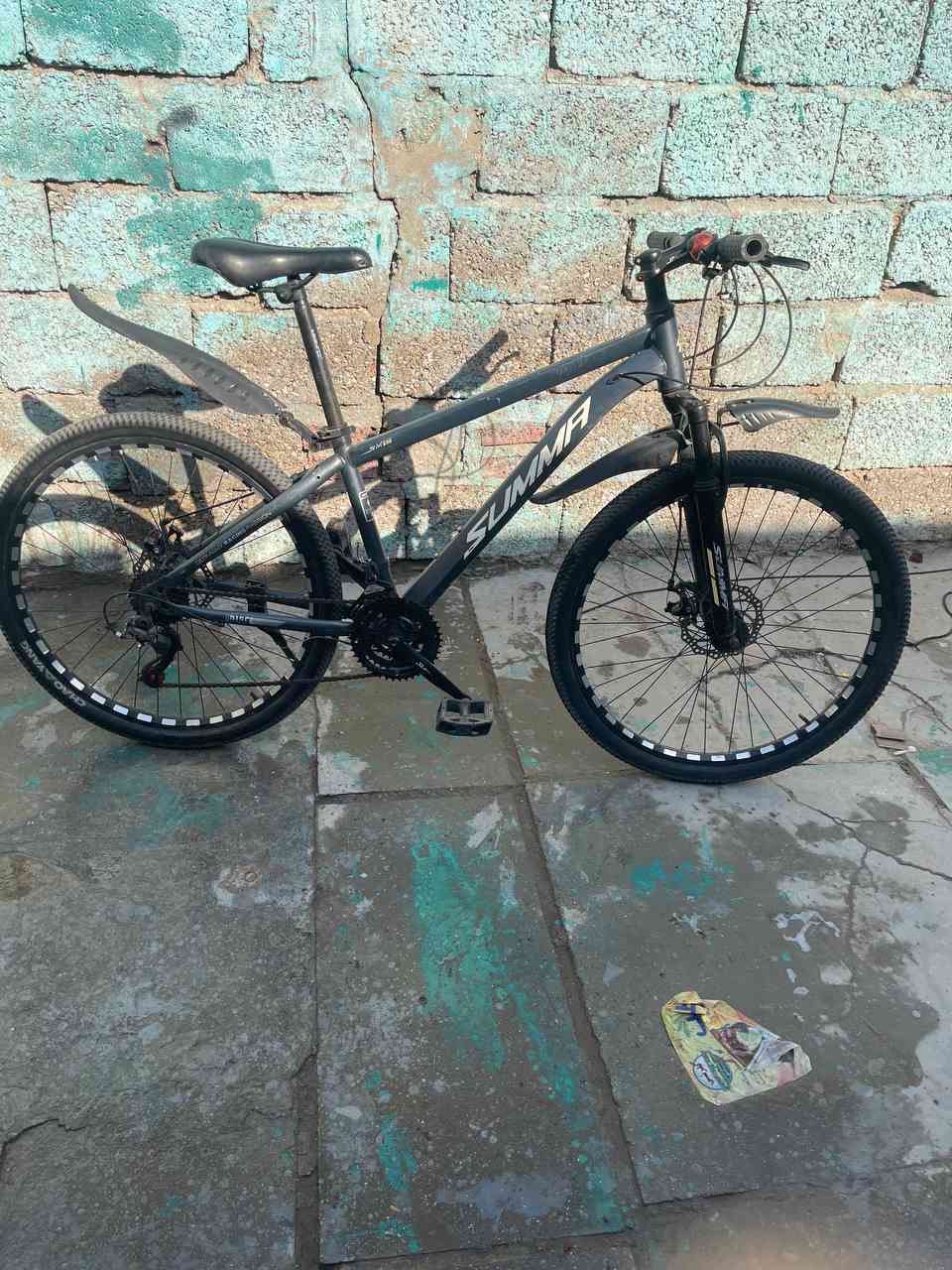 بايسكل جبلي حجم 26 كلشي شغاب ماعد الكيوره مقفوله السعر 100وبي مجال المكان بغداد  مدينة الصدر للتواصل على الرقم ***********
