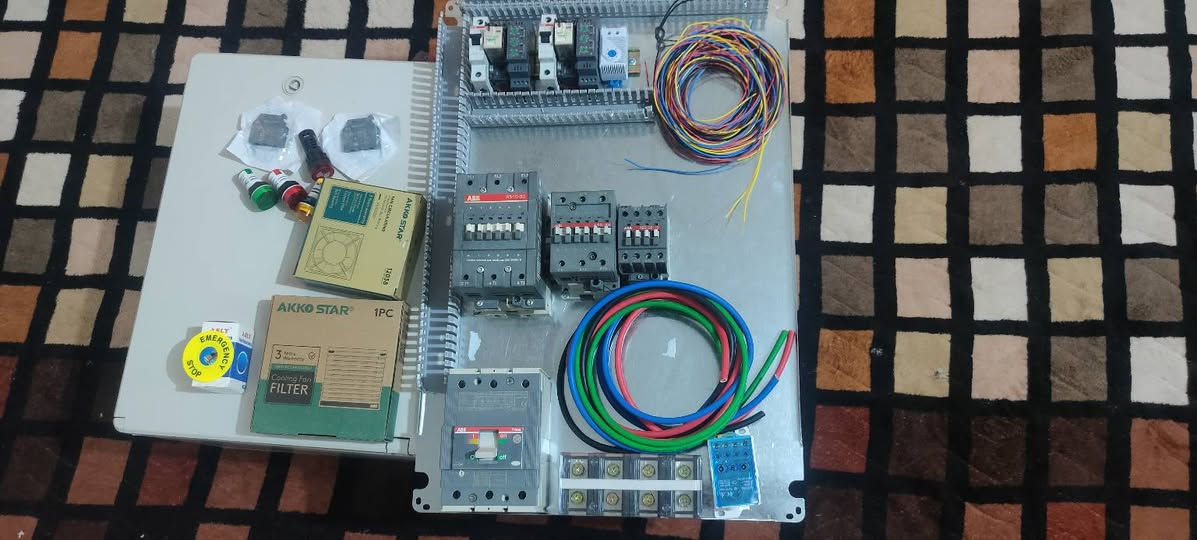 للبيع بورد ATS نظام 3 مراحل 
كونكترات شركه ABB 
وطنيه 150 امبير 
مولد منزل 100 امبير 
خط سحب 50 امبير 
كامل بس يحتاج ربط للاستفسار 
***********
