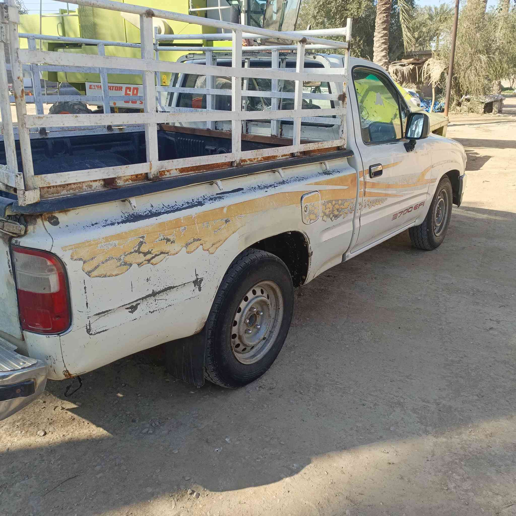 السلام عليكم سياره البيع موديل 2002 محرك مكفول سياره جديده مكان واسط العزيزه استفسار عل الرقم***********
