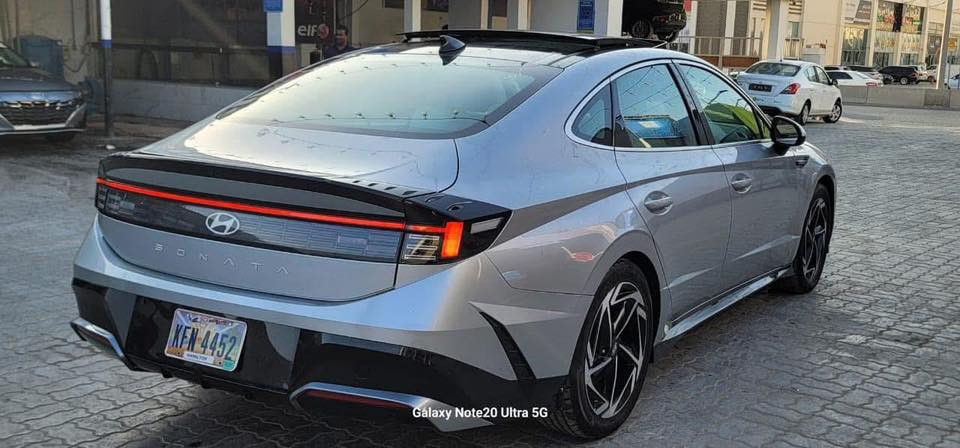 السلام عليكم سوناتا للبيع. مديل 24 سياره وارد امريكي الضربه موضحه بالصور رقمها ناصريه معوقين سياره فول مواصفات لمتدد سياره بيها نقص فقط تورباين كير كايم ولدد الأمامي محترك فقط كامله من اي شي حداده جديده تخم تاير جديد تبريد كله كامل سعر 160 وبيها مجال بسيط مكان السياره البصره شط العرب للاتصال فقط الرقم ***********
