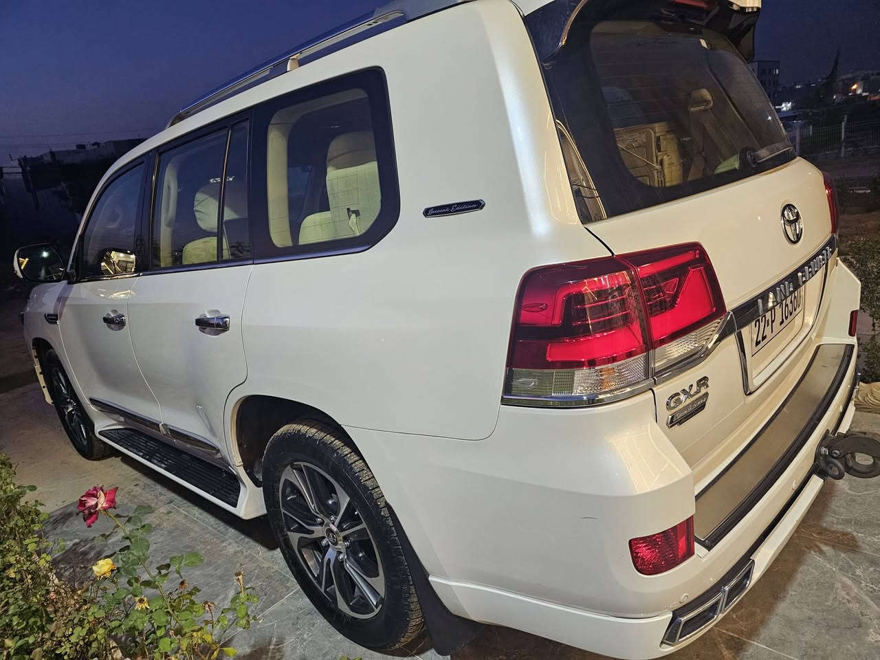 السلام عليكم لاندكروز 2020  كراند تورنك Gxr  وكاله ساز فول مواصفات
كير محرك  حداديه تبريد كفاله  عامه
سياره بيه 3  قطع بخ بدون فتح بدون معجون بدون حادث صبغ أثر شخط بسيط  باقي كفاله  ماشيه ٩٧ الف قابل للزياده 
رقم اربيل  جديد هزه وفحص جديد 
تحويل ثاني يوم
سياره بسمي 
 كراند تورنك سازكامل مواصفات 
عليها ادامه كامله بشركة ساز
تخم تاير جديد 
بطاريه جديده 
محرك  ٨  سلندر ٤٦٠٠ 
شاشه ام دعاء 
ثلاجه
8 أرباك
شاشه ليزرية العدادات ‏
كشنات جلد 
كشنات كهرباء 
تشغيل عن بعد
‏مرايه جانبيه قلاب
لايت اسود بلاد 
لايت زنون 
‏دوسات لزيريه 
‏‏- دفع رباعي
‏‏- هوك بلادي 
‏‏- نظام مانع للانزلاق  
‏‏النظام المساعد على نزول المنحدرات 
‏‏- تشغيل بصمة 
- خمسه بصمات ابواب
- باب خلفي كهرباء بلادي 
‏‏- دخول ذكي
‏‏- مثبت سرعة
‏‏- فتحة سقف
‏‏- تحكم دركسون
‏‏- شاشة ملاحة باللمس
‏‏- كاميرا خلفية 
‏‏- بلوتوث
‏‏- مشغل CD
‏‏- منفذ AUX & USB
‏‏- مقاعد جلد 
‏‏- مقاعد كهرباء
‏‏- مرايا شفط
‏‏- اشارات بالمرآة
‏‏- كشافات ضباب
‏‏- زراك لايت 
‏‏- فرامل مانع للانزلاق
‏‏- حساس امامي خلفي 
‏‏- طفايه حريق بلادي
-ثلاث شاشه 
نضام ايكو 
الاستفسار الاتصال
*********** كورك ***********اسيا
مكاني اربيل
