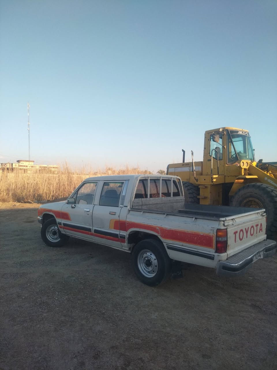 سلام عليكم بيكم٨٨رقم بغداد انكليزي بلاديه مابيها صبغ محرك تيوتا خمس كير جام كهربائيّ صدر جديد دوشمه جديده السعر ٦٥وبيها مجال المكان بغداد ابو غريب ***********/***********
