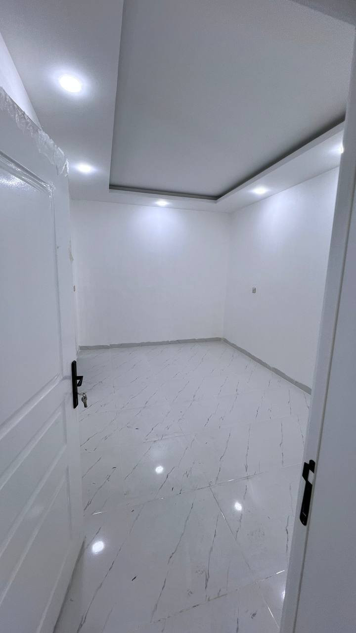 كود اعلان 9/80
🌎منزلين زيرو للبيع 
🔸سند طابو يتسجل بإسم اي عراقي
🔘أربيل-في حي هفالان قرب مطعم باب الحارة
➖منزلين للبيع  
➖مساحة 100m
➖تتكون من-3غرف نوم-صاله-مطبخ -مجموعة صحيات-
للتواصل 📞
***********
***********
**************
في حال لم يتوافق العقار مع رغبتكم او لم يكن بقدر امكانيتكم زوروا موقعنا على تلكرام للتصفح على اكثر عدد من العقارات المتوفرة
https://t.me/alialmshhadani أربيل, العراق
