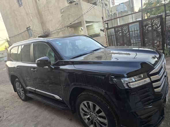 سيارة تتحدّى الصحارى والطرق الوعرة، وتجمع بين القوة، الراحة، والتكنولوجيا اليابانية الأصيلة 🇯🇵
ماشيه الفين فقط
🚗 المواصفات الأبرز:
بريم اصلي لمتد محرك ٤٠٠٠ اقتصادية 
⚙ محرك 4.0 لتر V6  🔥🔥
🛞 نظام دفع رباعي 
🪫 وضعيات قيادة متعددة 
🛋 مقاعد جلد فاخرة + 8 ايرباك
🌅 فتحة سقف 
📱 شاشة وسطية 
📱 شاشات خلفية ترفيهية خلفية
🎥 كاميرات 360° + حساسات 
🛡 أنظمة أمان Toyota Safety Sense
🚙 تصميم فخم يوحي بالقوة، وأداء يثبت ليش هو الأسطورة لاندكروزر
💰 السعر 💲
📞 للاستفسار والتواصل:
***********

#LandCruiser #Toyota2024 #لاندكروزر #تويوتا #GXR #فخامة_يابانية #شركة_باركود #سيارات_بغداد
