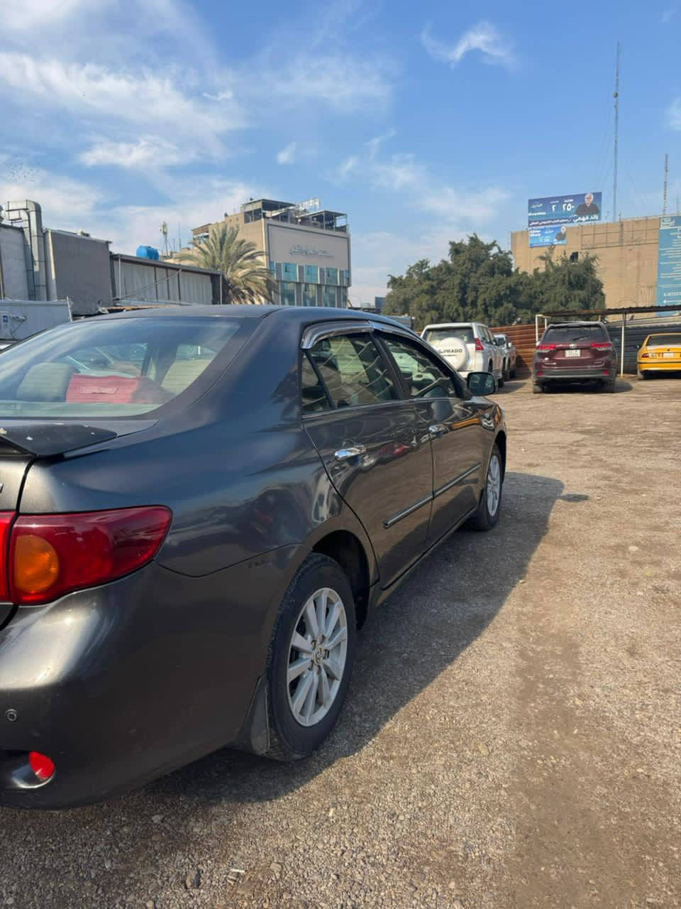 السلام عليكم كورلا موديل 2010 خليجية XLI محرك 1800  بيها جراد مكانات محرك كير حدادية تبريد خير من الله مازدات جديدة لايت عالي وناصي زنون سيارة جاهزة من كلشي السعر 92 وبيها مجال 
رقم التليفون ‭0771 049 6088‬
