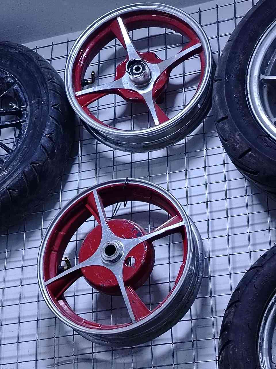 تعزيله محل عدي تزويد بيعه وحده
مكاني بغداد غزاليه

***********
