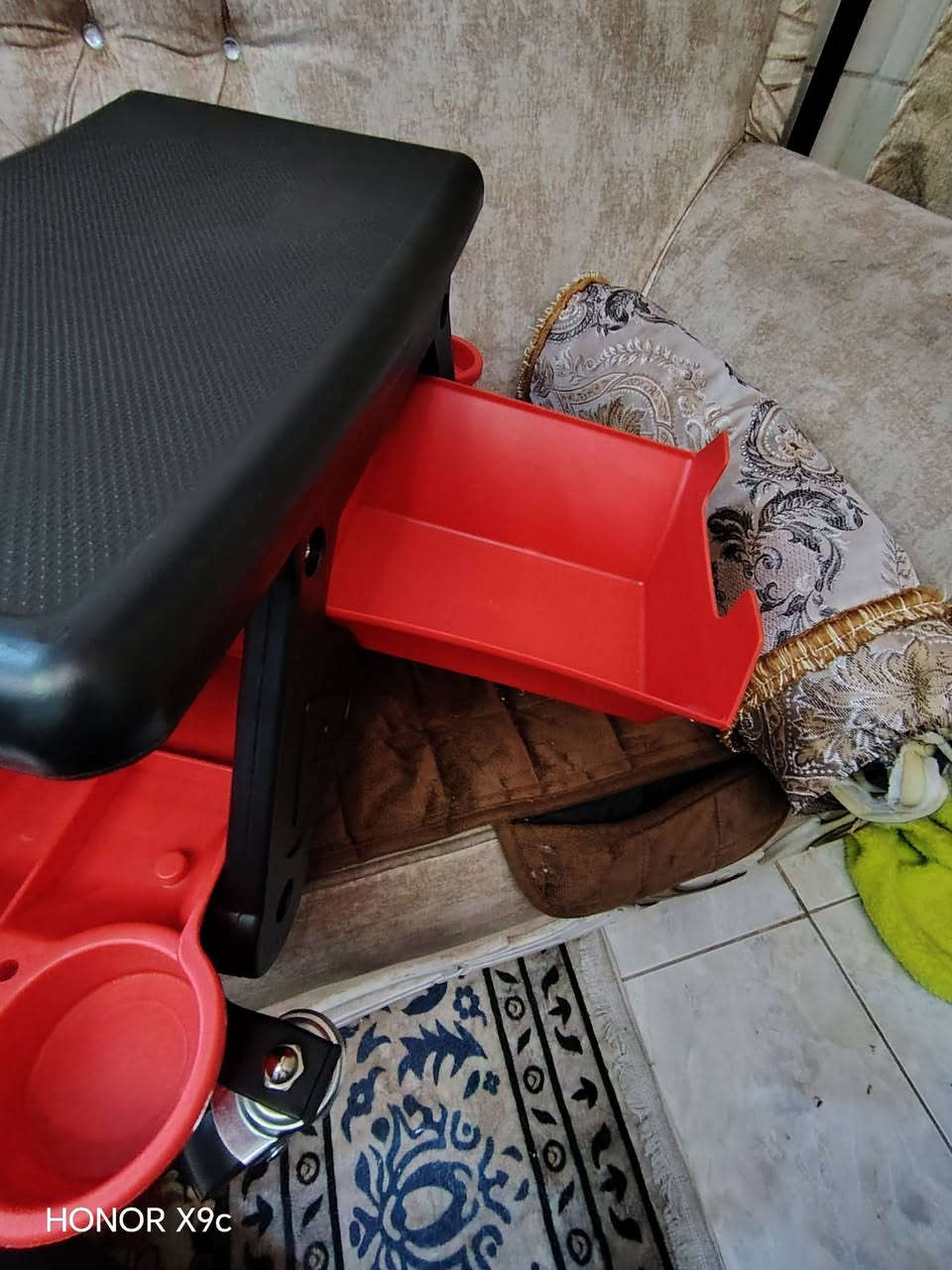 السلام عليكم شباب..
طلعت عندي بل الخشن هاي العربه 
سعرها 35 مع التوصيل


**إذا كنت صاحب هذا الإعلان وتريد حذفه لأي سبب، رجاءا أرسل رسالة إلى الدعم الفني**