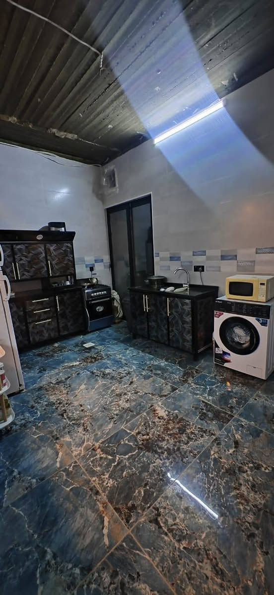 بيت للبيع مساحه 100 طابق واحد خدمات كامل البيت صاحبو متوازي على بيع موقع البيت قولان  مقاطعه واحد الستفسار مراسله الصفحه او التصال متوفر وتساب 
***********
***********تحياتي للجميع
