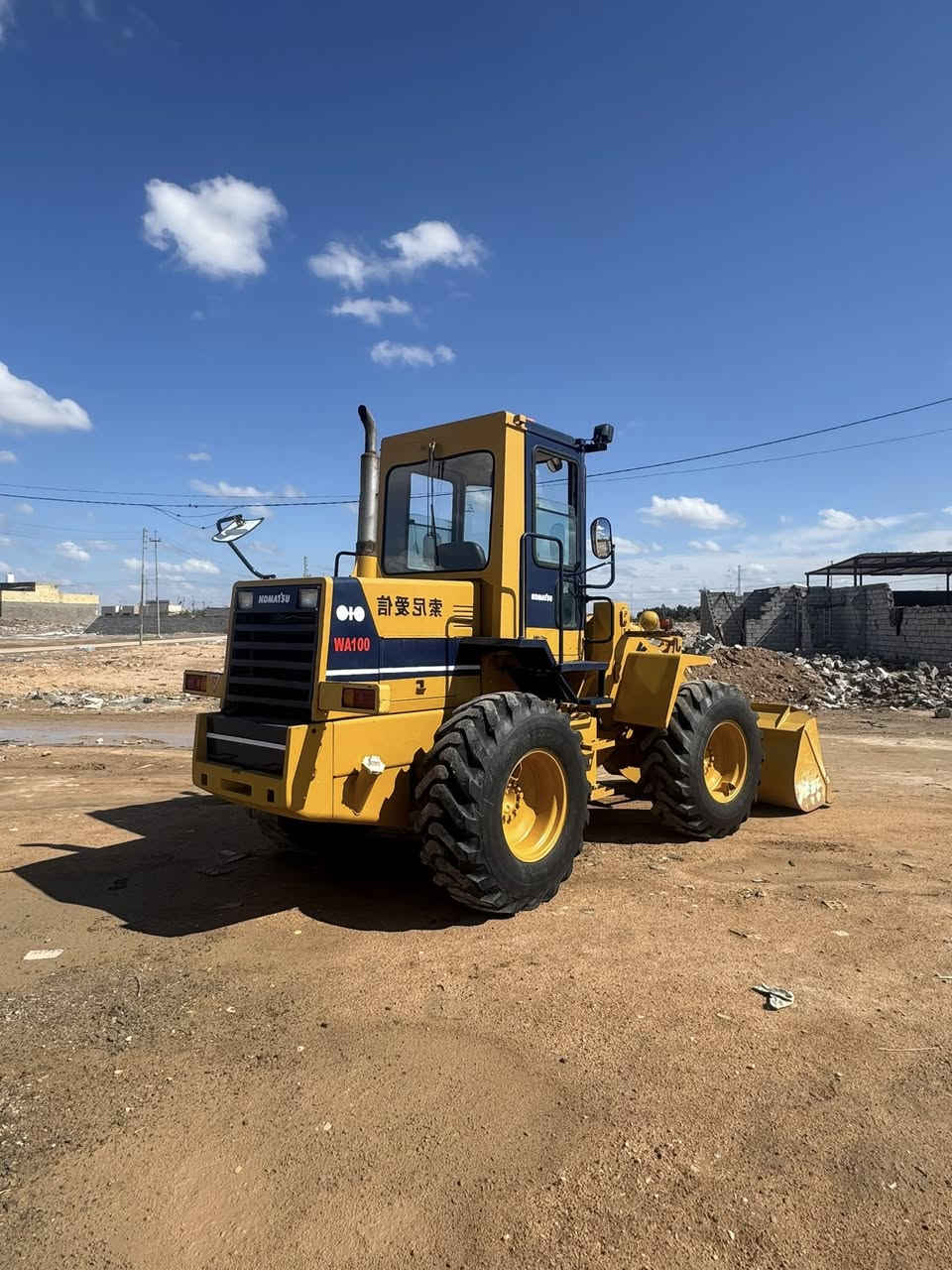 سلام عليكم
كوماتسو 100WA حجم 50 وارد اليابان
مكينه 6سلندر كير مكيانيكي 
مكفول كفاله عامه جاهز للعمل 
تخم تاير جديد 
دخول جديد منفيس مامشتغل ولا ساعه بلعراق 
عداد العمل 2000 ساعه فقط (زيرو)
نضافه مثل ما موضح بصور 
العنوان النجف 
للاستفسار ***********//***********
