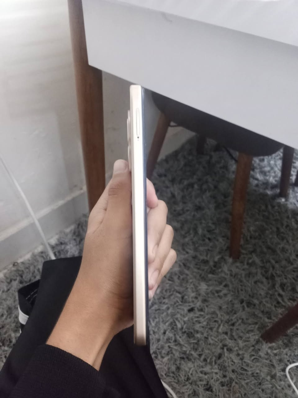 سلام عليكم موبايلات للبيع مستعملات نضافه 80% سعر واحد 70 الف  رقم ***********
