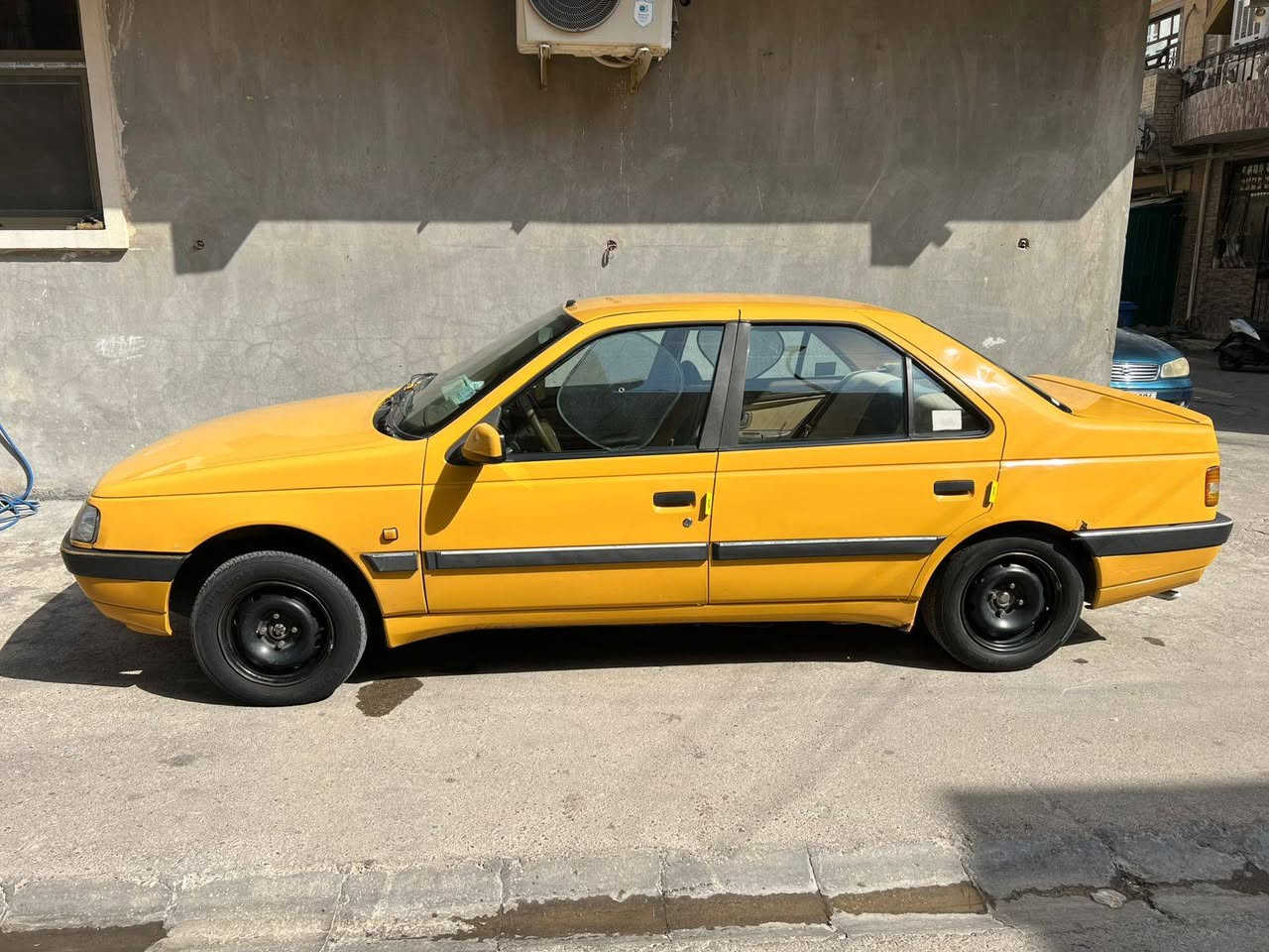 سلام عليكم بيجو موديل 2016 اي ضربه مابيه بيه شغلات بسيطه كير او محرك مكفول السياره جديده ابمعنى الكلمه السعر 50 او بيهه مجال الحاب يستفسر هاذ الرقم ***********
