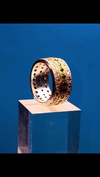 حلقة الفخامة 🔥 شغل يدوي متقن [ذهب×فضة] مجوهرات طبيعية . حلقة رجالية فر...