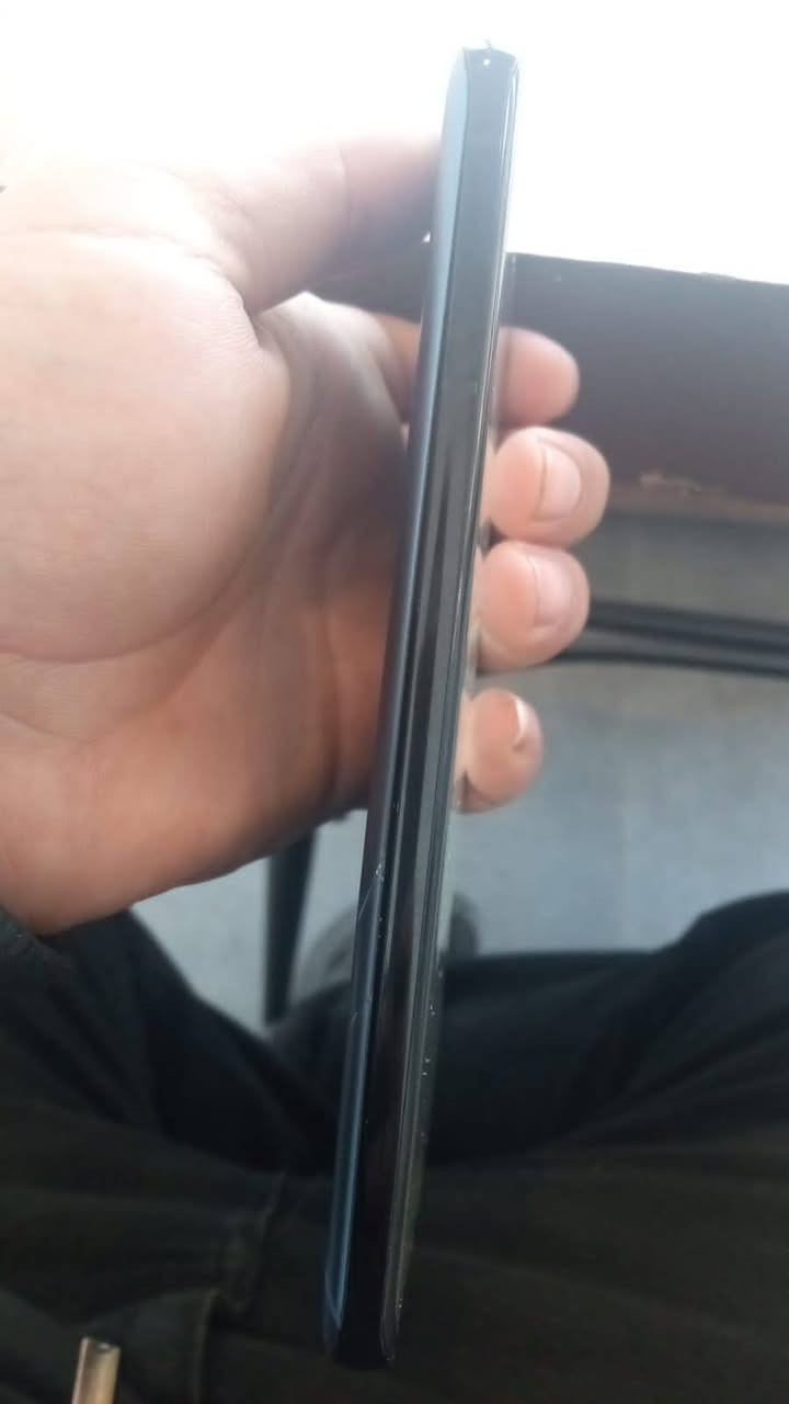 الجهاز بي عطل الكامرا والضهر بي كسر ومن يطخ بي أي شي يطفه ويرجع يشتغل
قيم وأخذ  ها وتس فقط ***********
