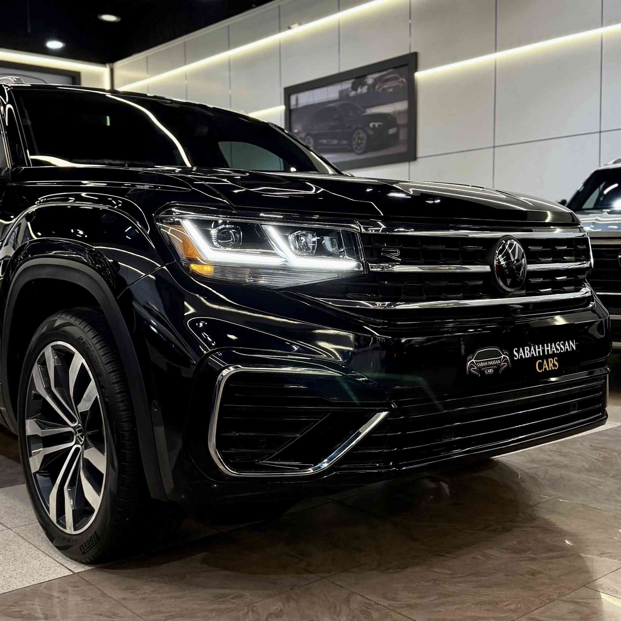 فولكسفاغن
أطلس كروس سبورت, SEL Premium R-Line, 2023
عدد الأميال : 26,000 ميل
ضرر: بدون صبغ
سلندر: 6 سلندر
محرک: 3.6
السعر / اتصل بنا
الكاميرا الخلفية - تدفئة المقاعد - تبريد المقاعد - فتحة السقف - مثبت السرعة - مرايا جانبية كهربائية - حساس المطر - شاشة - المصابيح الأمامية ليد - مانع الانزلاق - أبل كاربلاي - التشغيل عن بعد - أندرويد أوتو - ABS - رادار - كشافات ضباب - فرامل الوقوف الإلكتروني - التحكم الإلكتروني في الثبات - تحذير من الاصطدام الأمامي - مثبت السرعة التكيفي - خطوات جانبية - نظام التوجيه الكهربائي

العنوان: اربيل - شارع  ١٠٠مقابل  دائرة  الكمارك
***********
***********
***
ڤۆڵکسواگن
ئەتڵەس کرۆس سپۆرت, SEL Premium R-Line, 2023
ماوەی ڕۆیشتن : 26,000 ميل
بۆیاغ: بێ بۆیاغ
پستۆن: 6 پستۆن
بزوێنەر: 3.6
 نرخ / پەیوەندی بکە
کامێرای دواوە - گەرمکەرەوەی کوشن - ساردکەرەوەی کوشن - سلاید - دیاریکرنی خێرایی - ئاوێنەی لاتەنیشتی کارەبایی - هەستەوەری باران - شاشە - لایتی پێشەوەی لید - کۆنتڕۆڵکردنی خزان - ئەپڵ کارپلەی - شەغال - ئەندرۆید ئۆتۆ - ABS - ڕادار - بلاجکتۆر - برێکی وەستانی ئەلیکترۆنی - کۆنتڕۆڵی جێگیری ئەلیکترۆنی - ئاگاداری بەریەککەوتنی پێشەوە - دیاریکرنی خێرایی خۆگونجێن - شوێنپێی تەنیشتەکان - سوکان پاوەری کارەبایی

  ناونیشان: هەولێر  شەقامی ١٠٠م بەرامبەر گومرگ
***********
***********
***

