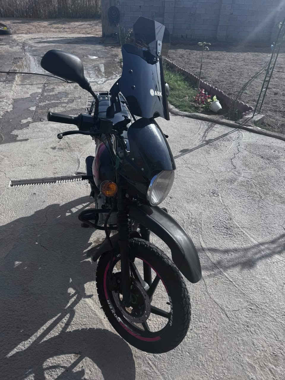 سلام عليكم بوكسر موديل 22 نضيفه بشكل نكره سلف اوراق اصوليه كامله مكينه لوز لايت زنون عدسه كهربائيات شغاله كلها سعرها 1400 وبيها مجال ***********مكان تقاطع النهروان
