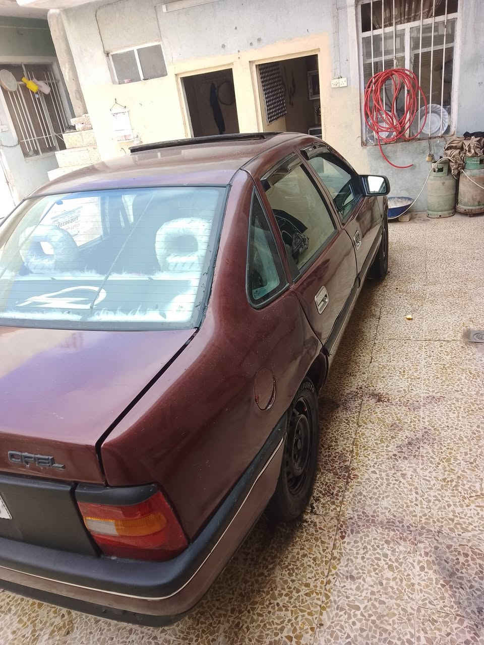 السلام عليكم فكتره للبيع حجم18 موديل 1992 تنته سلايت  رقم نينوه مسطره هزه صارلها سبوع كير ومحرك مال گصه صطاب ABSطخم تواير 4 جدد سنويه 2031 سياره حيل نضيفا 
ضررها مشرحا تكم السعر 35 شراي خابر    ( كابون بيها)  
***********
***********
