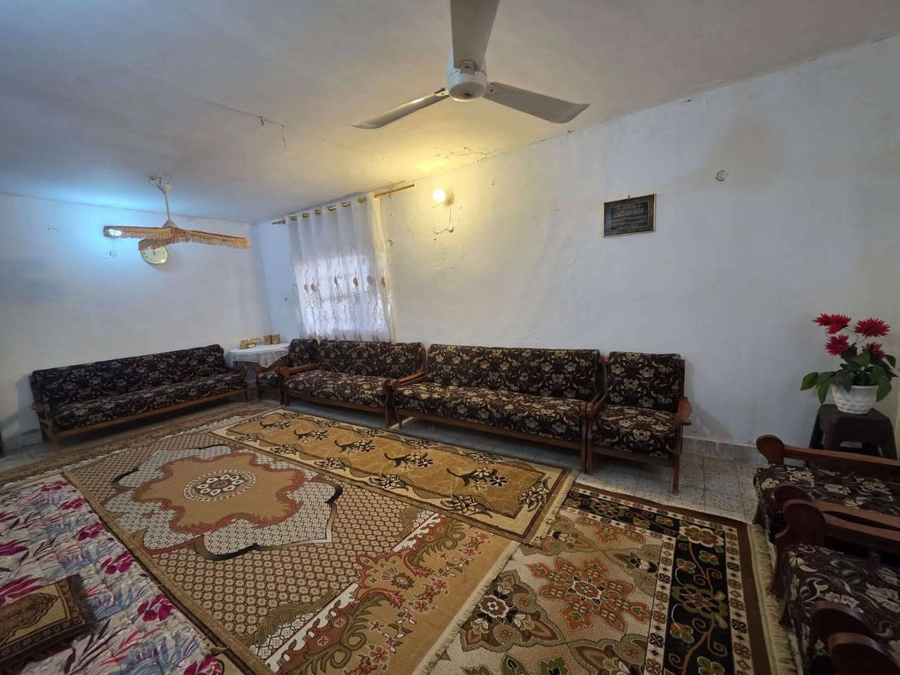 تخم  صاج اصلي  عدد قنفات3عدد كراسي مفرد 5 ديالى بعقوبة السعر ٢٠٠ وبي مجال ***********
