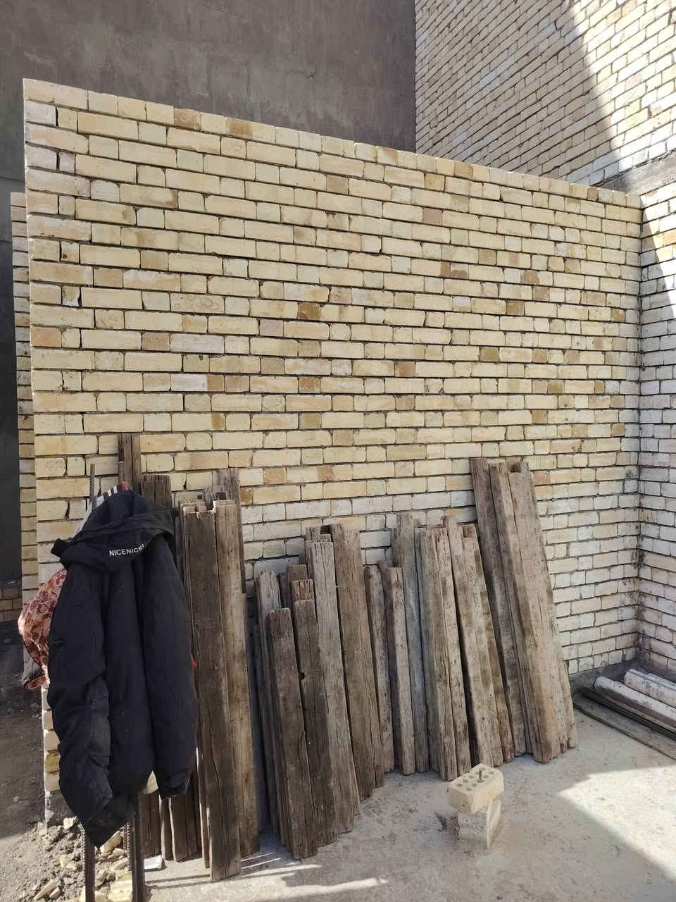 على بركة الله تم ختم موقع حي العدل رقم ١ مساحة البناء ١٧٠ متر لصالح عدنان للبناء  للتواصل واتساب ***********
