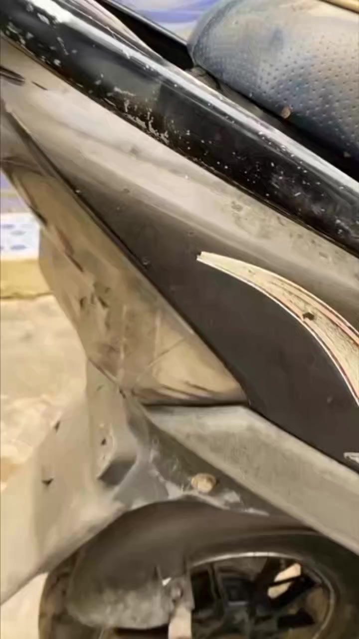 سلام عليكم
للبيع ماكس  عدله 
55مفتوح شلعه ومعدل تشك الگاع
كهربائيات كلها شغاله
سعر 550 وبيها مجال 
مكاني حله حي الجزائر 
رقم ***********
