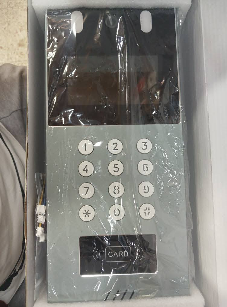 جرس باب إنتركم مرئي (Video Door Phone Kit) من نوع 4 أسلاك، مصمم للفيلات والمنازل الذكية لتوفير الأمان والمراقبة.


**إذا كنت صاحب هذا الإعلان وتريد حذفه لأي سبب، رجاءا أرسل رسالة إلى الدعم الفني**