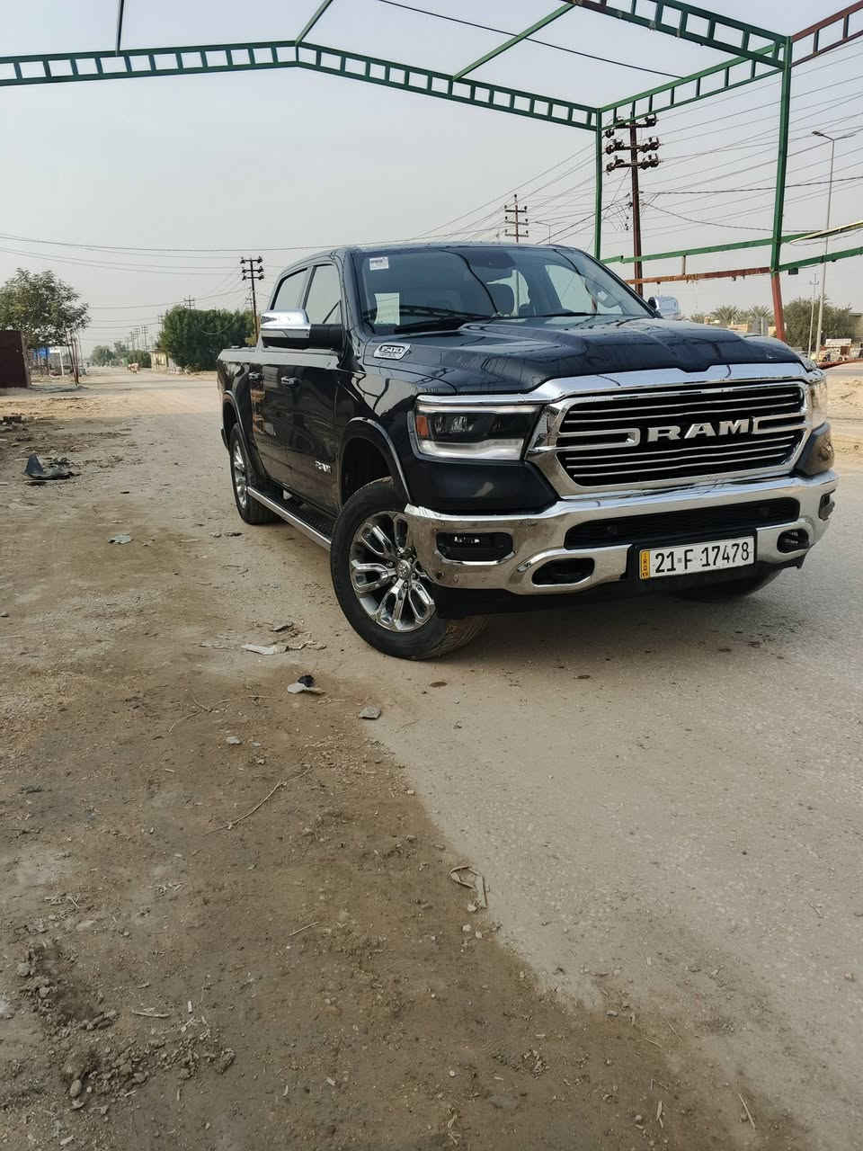 دوج رام 2019  لارمي ((خليجي )) 

المحرك: V8 5.7L

فور ويل

رقم سليمانيه  🔥

ماشيه 161الف كيلو 

سياره بيه الجاملغ الخلفي صبغ وبخشم البنيد بارد

بيه منظمه غاز 90لتر

———————————————

مواصفات :

🟪بصمه تشغيل 

🟪نقطة عمياء 

🟪المصابيح الأمامية زنون.

🟪كشافات الضباب زنون. 

🟪المصابيح الأمامية LED.

🟪المصابيح الخلفية LED. 

🟪دخول ذكي (بصمة). 

🟪تشغيل عن بعد 

🟪المقاعد كهربائية مع ميموري.

🟪المقاعد الأمامية تبريد وتدفئة. .

🟪شاشة كبيرة 

🟪حساسات امامية وخلفية.

🟪مانع تصادم (Emergency Brake)

🟪مكيف خلفي

🟪باب الصندوق كهربائي.  

🟪هاند بريك كهربائي.

🟪حساسات امامية. 

🟪حساسات خلفية. 

🟪مرايا مع خاصية التعتيم الذاتي

بيها هواي مواصفات جنايه الرام يعرفوها 

رقم سليمانيه  تحويل مباشر

السعر 285 وقابل للتفاوض 

مكان السيارة بابل

***********
