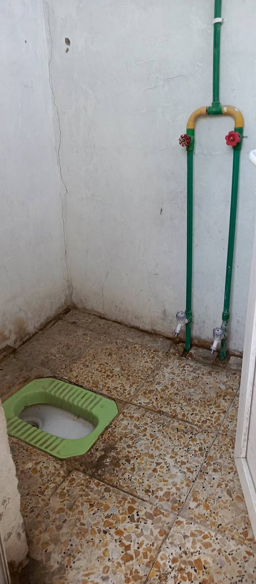 سلام عليكم بيت للايجار في منطقة أم الكبر والغزلان تجاوز خلف حسينيه كتاب والعتره  مساحته 50 متر يحتوي على
غرفتين ومطبخ وحمام ***********
