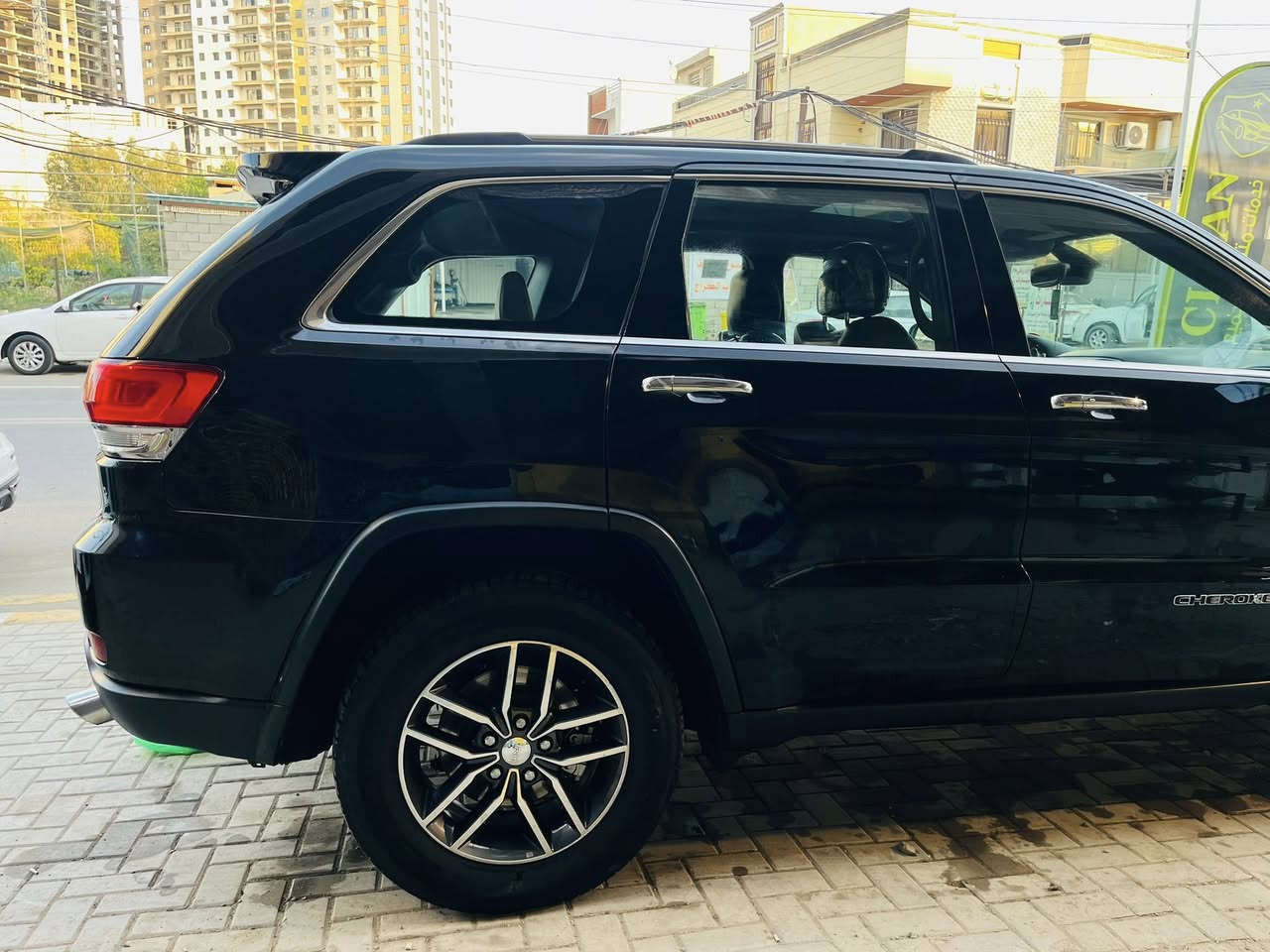 السلام عليكم جيب لمتدد ٢٠١٨ بيهه صبغ جاملغات ثنين وبنيد فول مواصفات
مكان بغداد 
السعر 190 وبيهه مجال 
***********
