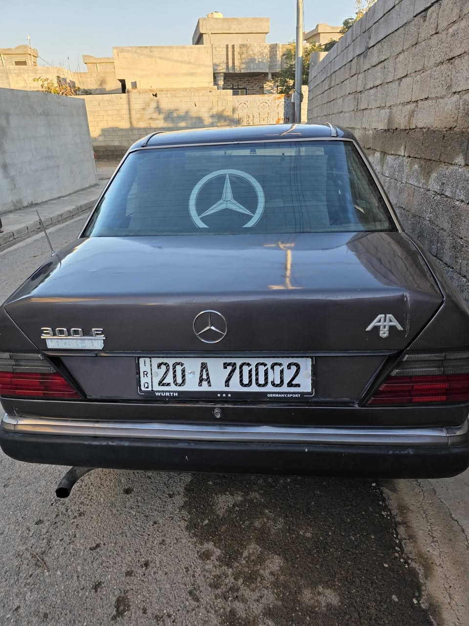 اسلام عليكم ماسيدس دب موديل 89 رقم مميز ديالئ السعر ٥٥ اوبيهة مجال للستفار ***********
