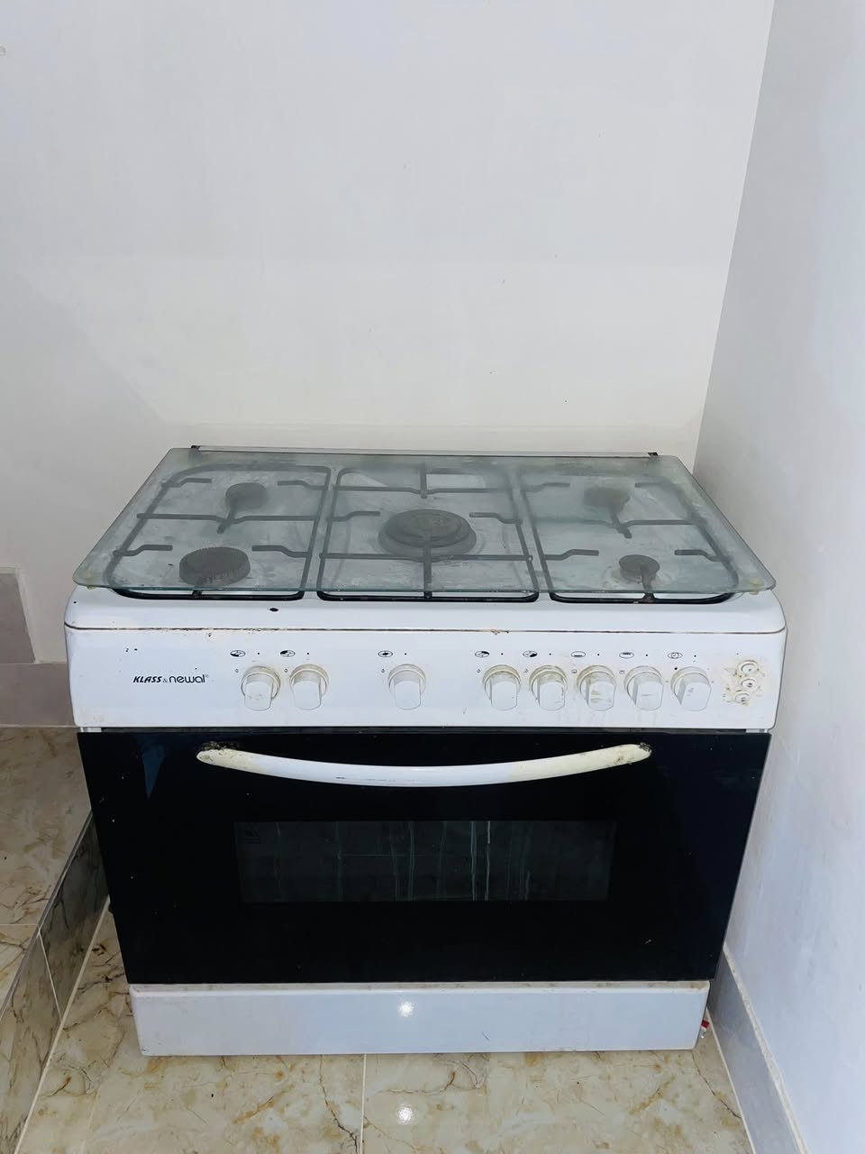 طباخ للبيع 
السعر ١٢٠


**إذا كنت صاحب هذا الإعلان وتريد حذفه لأي سبب، رجاءا أرسل رسالة إلى الدعم الفني**