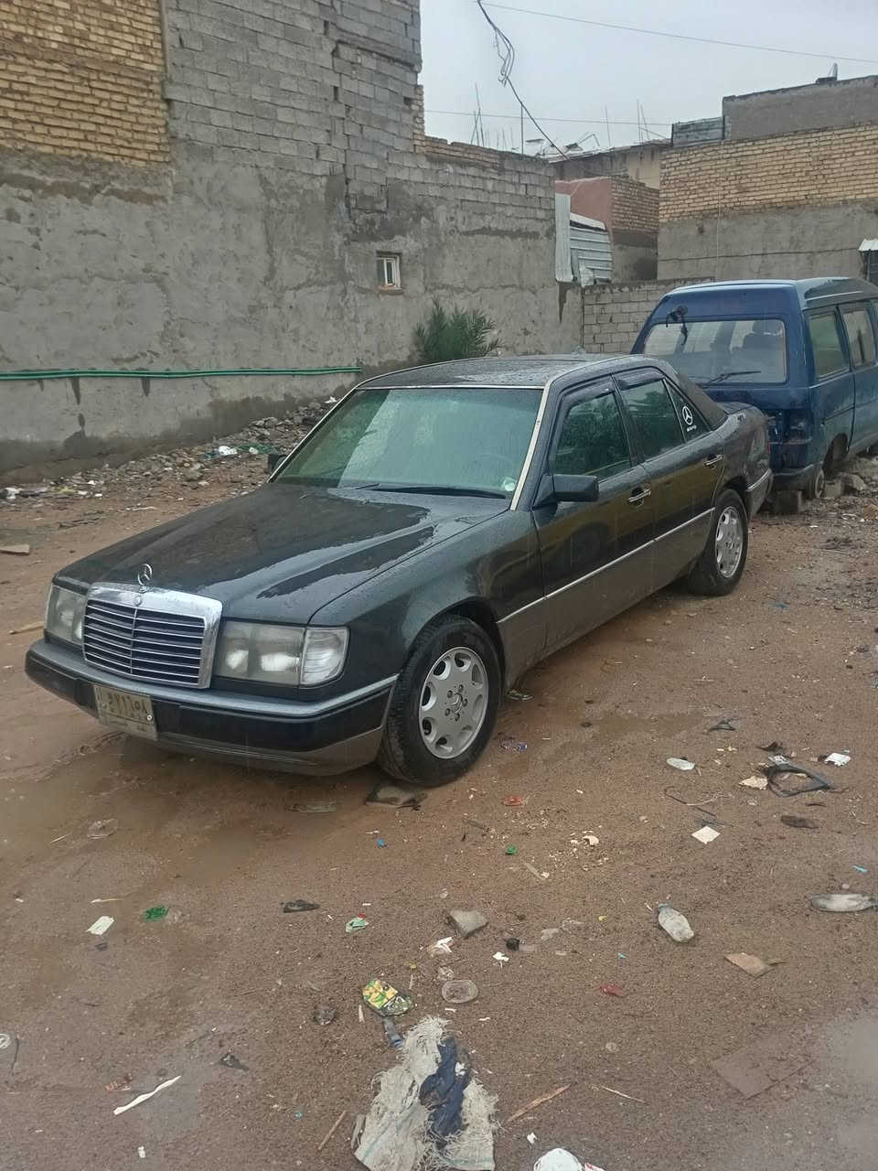 السلام عليكم مارسدس دب 300سياره رقم بغداد مشروع وطني بسمي سياره مكفوله كفاله عامه صبغ جماليه فقط تخم تاير تبريد شغال السياره خير من الله قواعد دبلات مكفوله صدر مامي وخلفي ولباقي تجي اشوفه السعر 60 هاذه رقمي ***********
