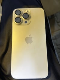 آيفون ١٥ برو ماكس • ٢٥٦ • شاشة وظهر مبدل