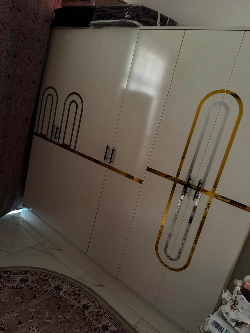 غرفه ٧ قطع أي اصرار ما بيها فقط سجه جرار فالته من مكانه وياها دوشك طبي  سعره ٣٥٠ 
مكان كاظميه الطي شراي يجي هسه ياخذها


**إذا كنت صاحب هذا الإعلان وتريد حذفه لأي سبب، رجاءا أرسل رسالة إلى الدعم الفني**