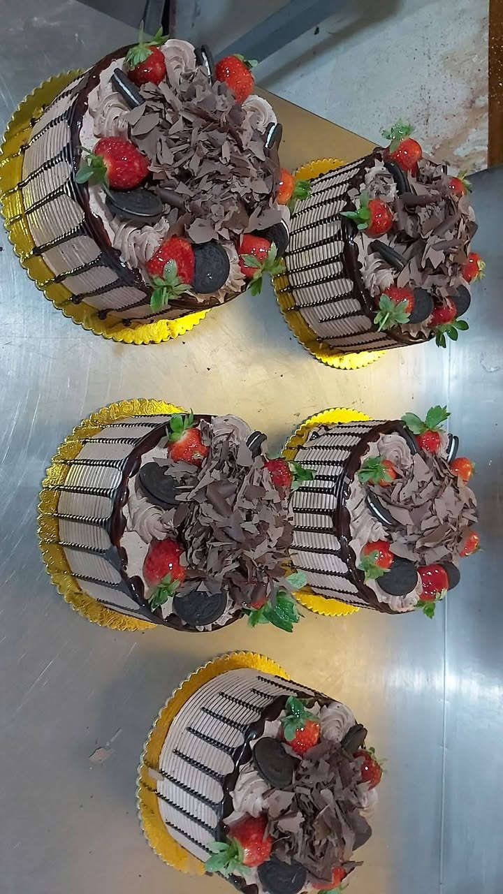 خلفه كيك درجه اولى متفرغ مكانه بغداد
وهذا رقمه اليحتاجه يتصل علي

***********
